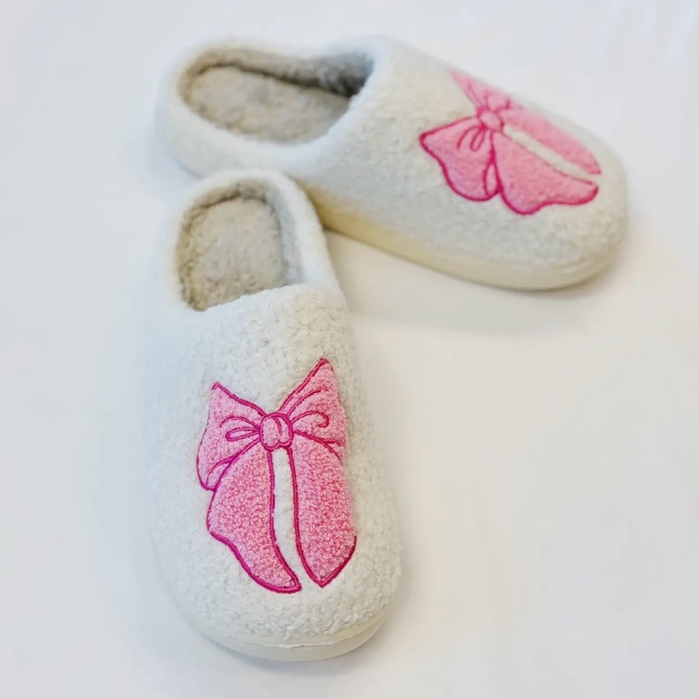 Cozy Bow Slip-On Slippers - White with Pink Bow